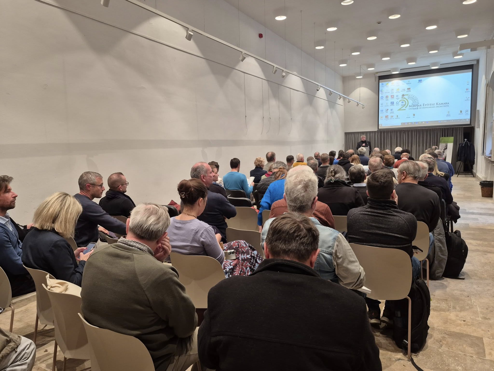 Utolsó tantermi jogi továbbképzés 2025-ben december 10-én!