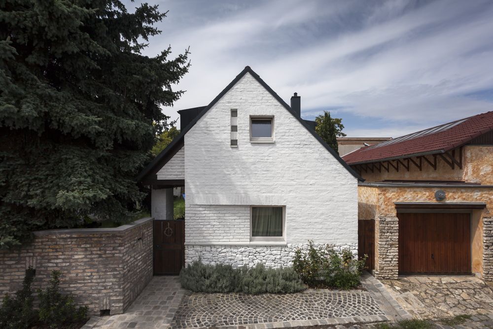 Díjat nyert a szentendrei „nőtt ház”