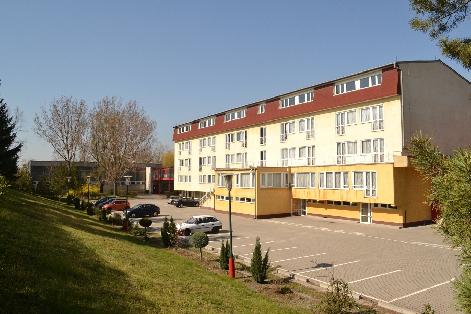 2336 Dunavarsány, 050/4 helyrajziszám, Dunavarsányi Olimpiai Központ Szállás épülete