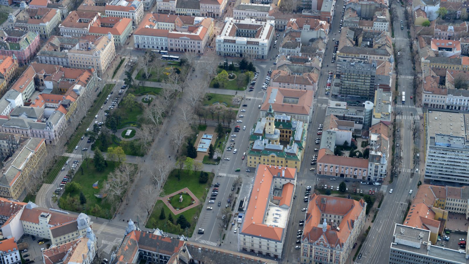 SZEGED, SZÉCHENYI TÉR REKONSTRUKCIÓ - ÚJ PÁLYÁZATI FELHÍVÁS