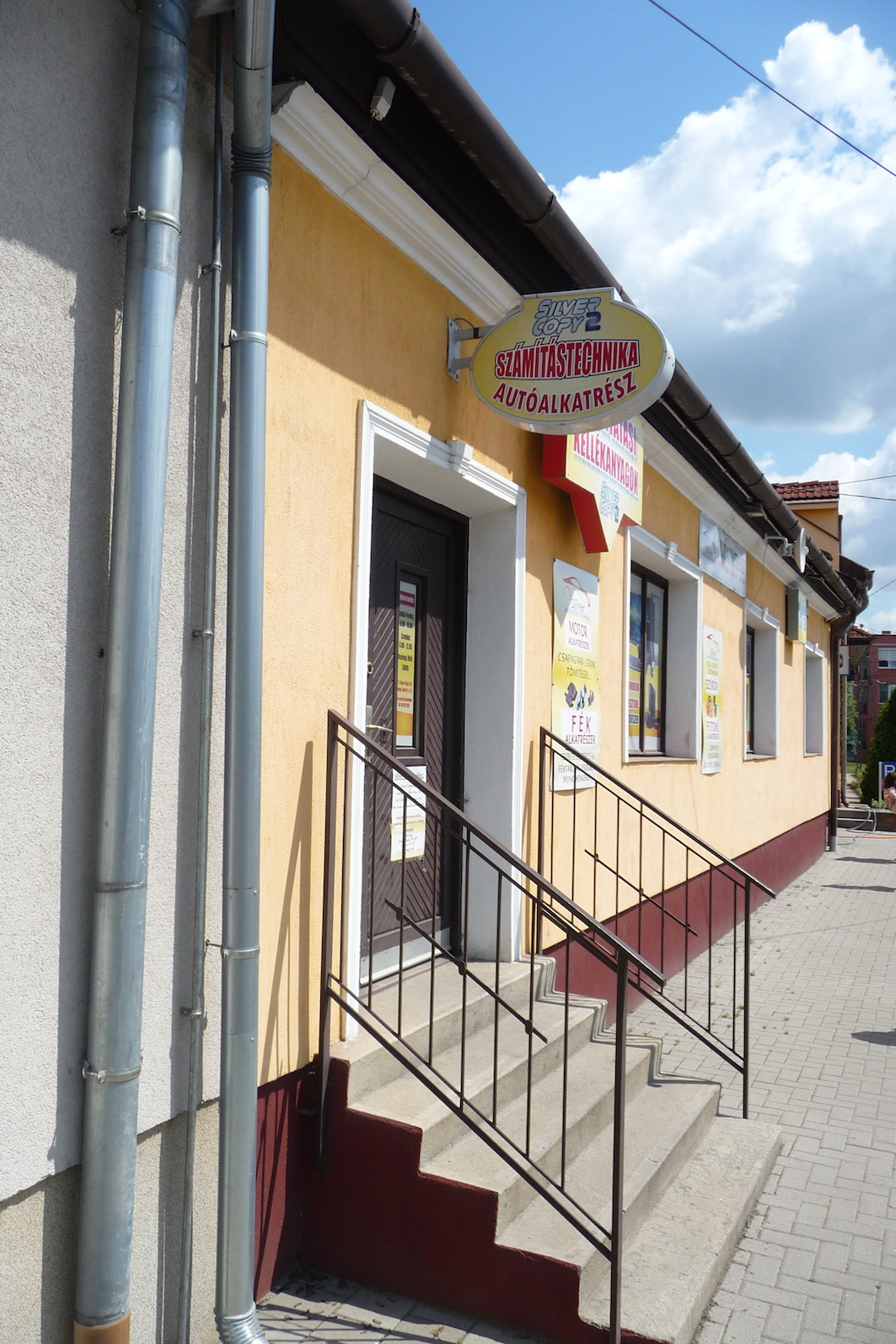 3021 Lőrinci, Szabadság tér 26. - 1057/3 hrsz