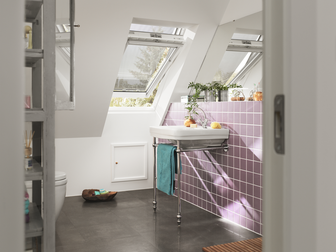 Innovatív VELUX tetőtéri ablakok a legújabb energetikai követelményeknek megfelelően