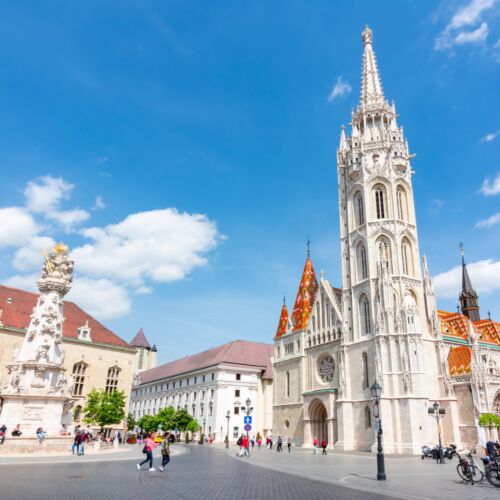Az I. kerületi Önkormányzat által kiírt, Budapest, I. kerület Szentháromság téri tervpályázat hirdetménye